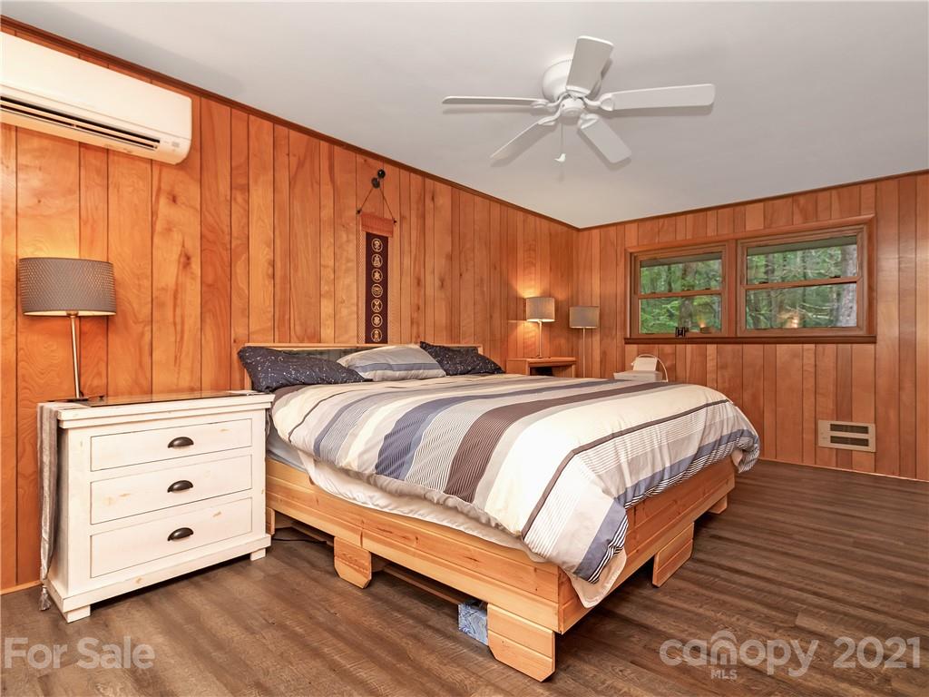 512 Robin Hood Road Brevard, NC 28712 - Photo 14 of 45 Gallery Image 14