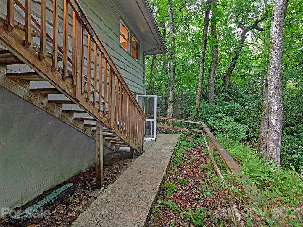 512 Robin Hood Road Brevard, NC 28712 - Photo 29 of 45 Gallery Image 29