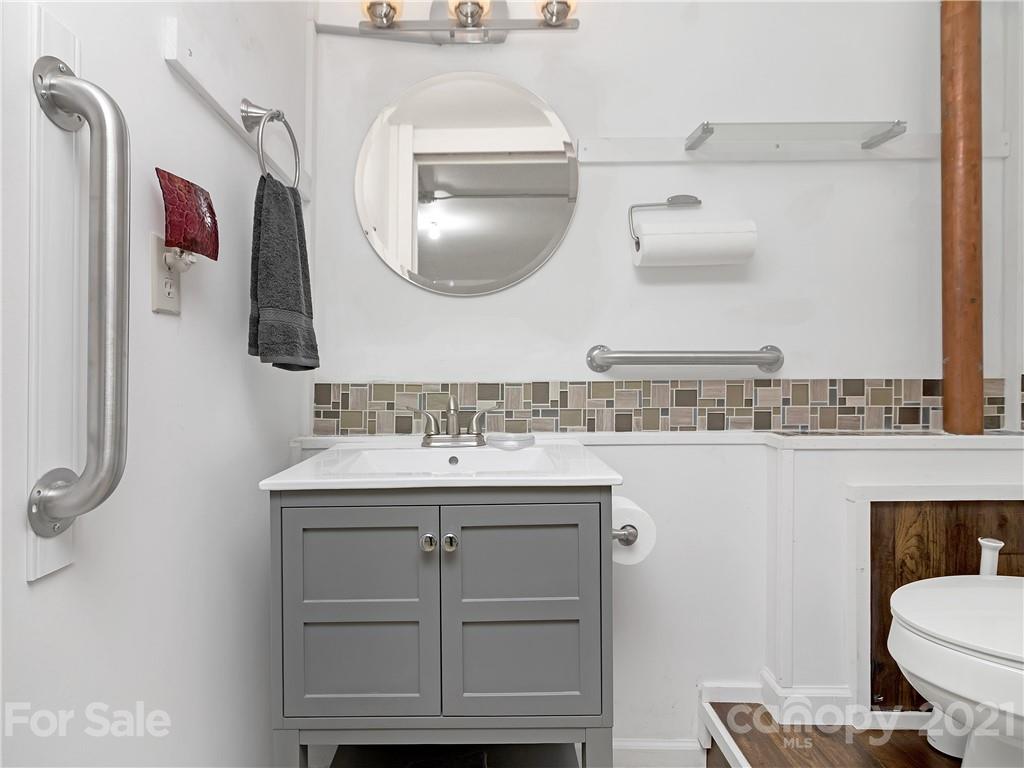 512 Robin Hood Road Brevard, NC 28712 - Photo 36 of 45 Gallery Image 36