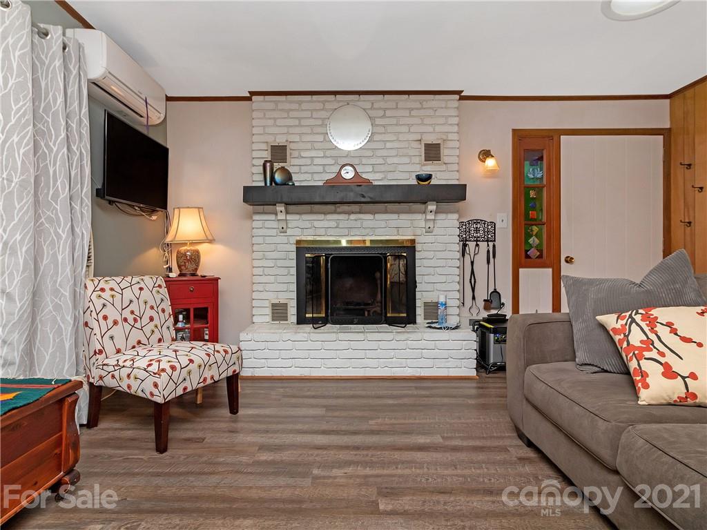 512 Robin Hood Road Brevard, NC 28712 - Photo 5 of 45 Gallery Image 5