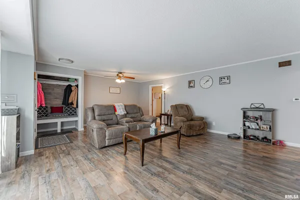 $160,000 | 621 North Vine Street, Mount Pulaski, IL 62548