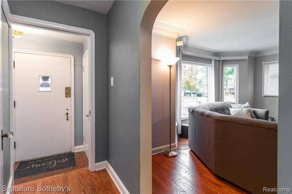 20122 Picadilly Road Detroit, MI 48221 - Photo 2 of 30