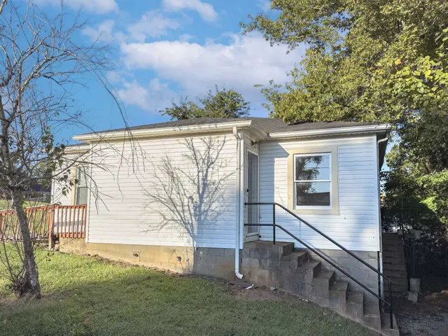 $730 | 802 Robb Avenue, Unit B, Clarksville, TN 37040