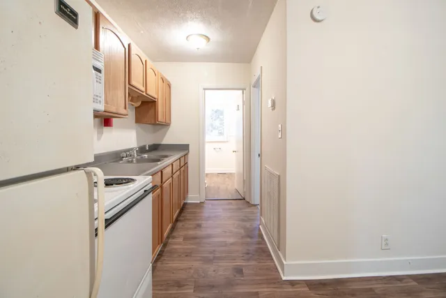 $680 | 802 Robb Avenue, Unit B, Clarksville, TN 37040