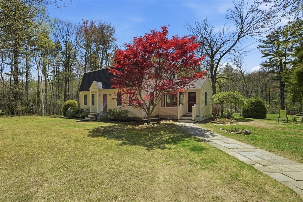 571 West Pelham Road Shutesbury, MA 01072 - Photo 4 of 42 Gallery Image 4