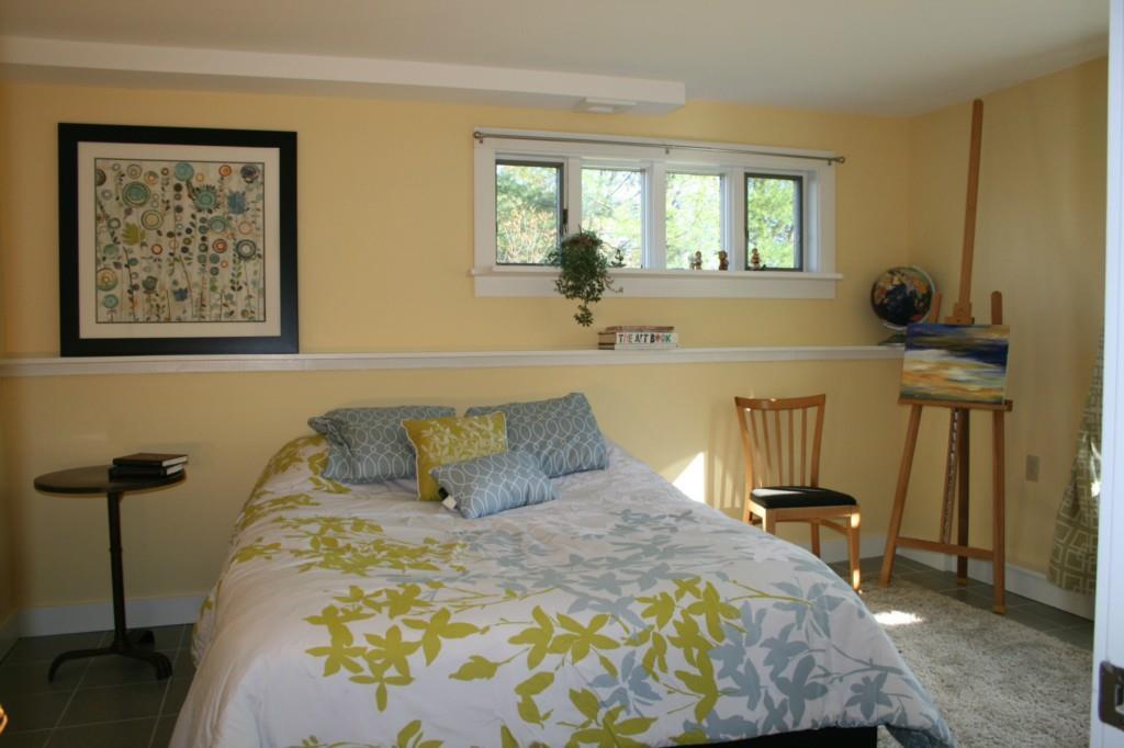 1023 Middle Road Warren, ME 04864 - Photo 15 of 19 Guest room on lower level.