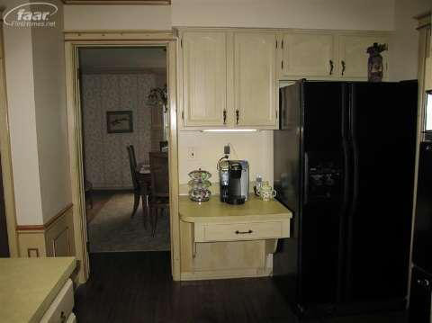 618 Morrish Road Flushing, MI 48433 - Photo 11 of 28 20359310-10.JPG
