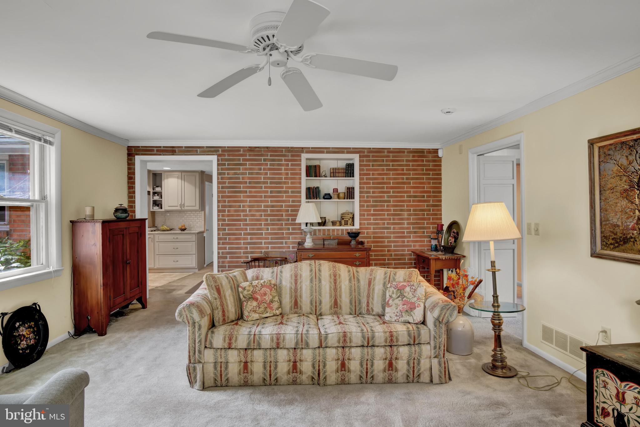 415 Linden Street Lititz, PA 17543 - Photo 6 of 31