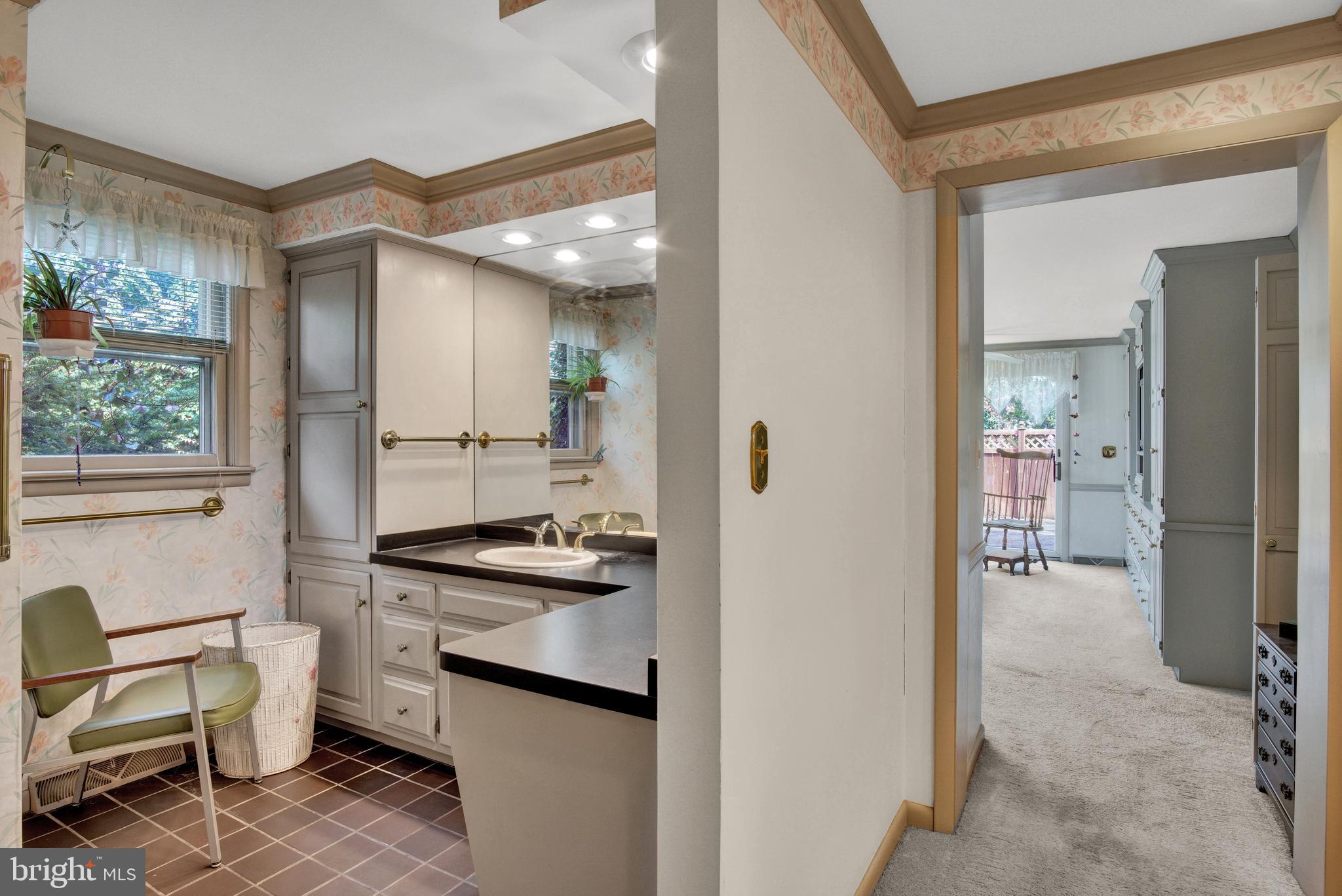 415 Linden Street Lititz, PA 17543 - Photo 8 of 31