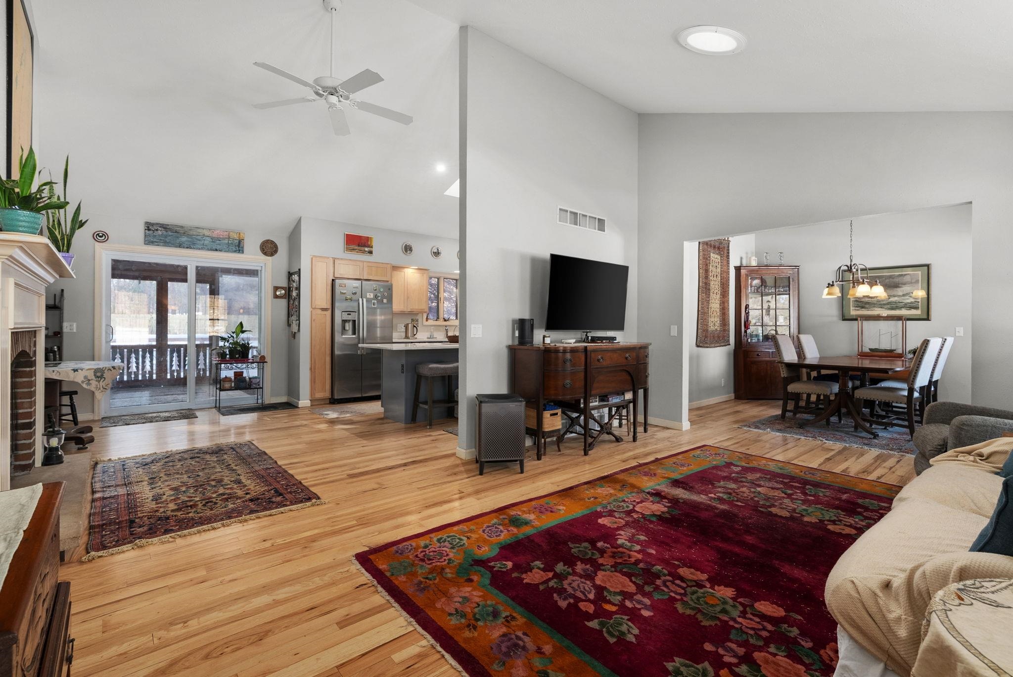 N4412 Wolff Road Cambridge, WI 53523 - Photo 4 of 42