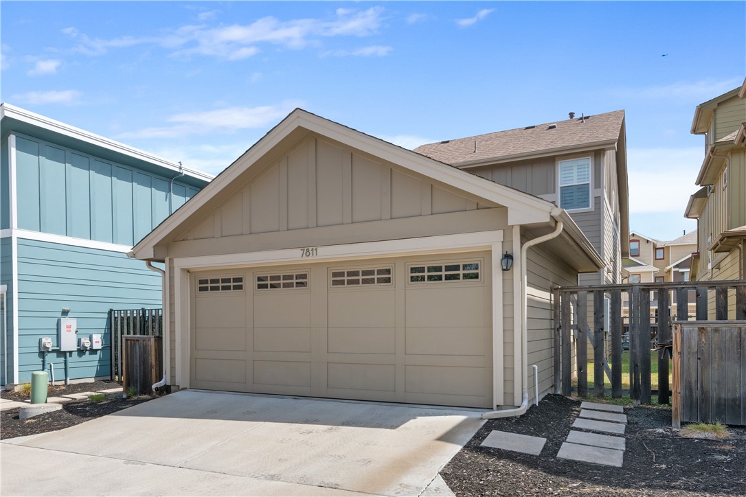 7811 Wildcat Pass Austin, TX 78757 - Photo 20 of 24 a view of a garage