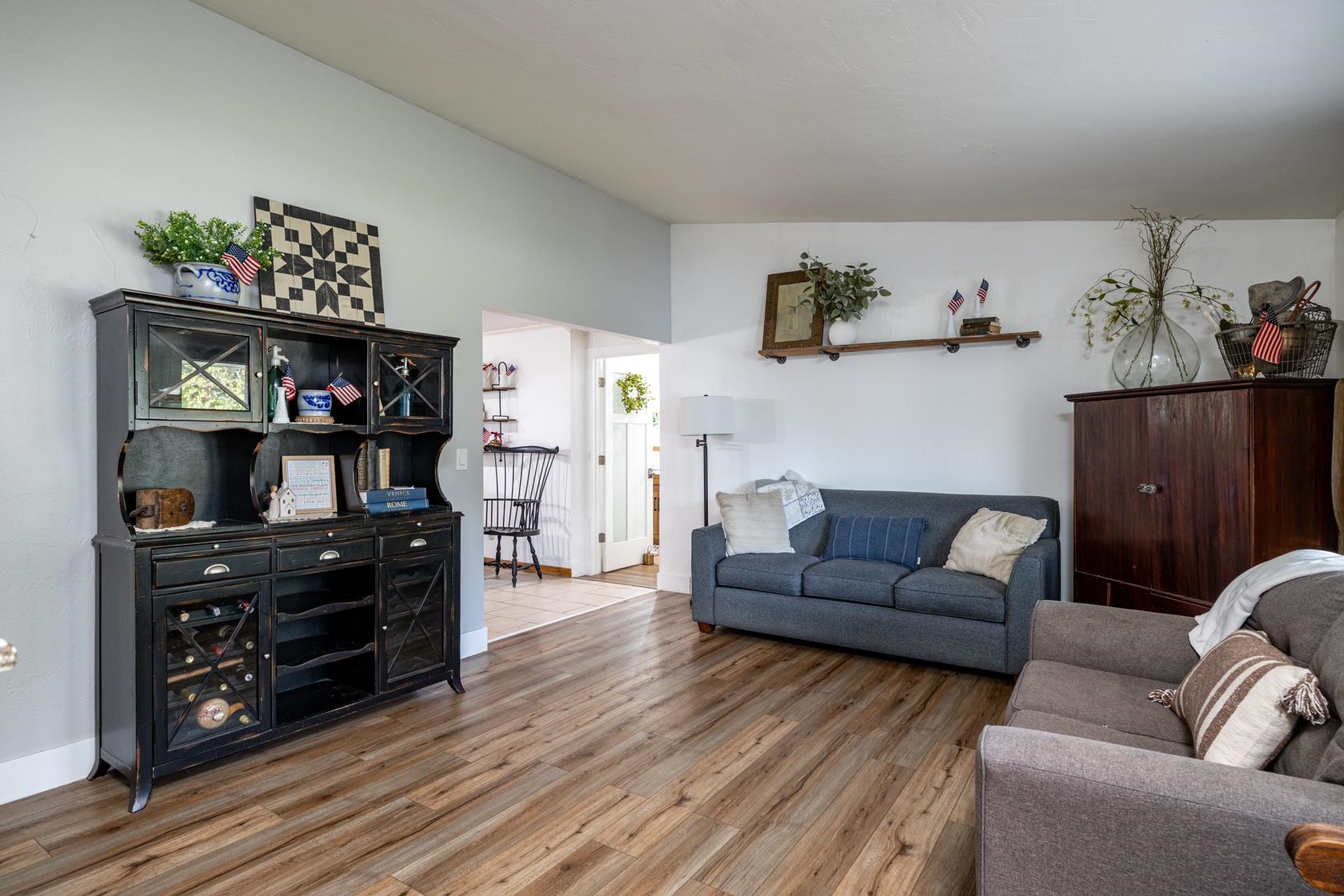 W2593 Colonial Court Appleton, WI 54915 - Photo 6 of 45