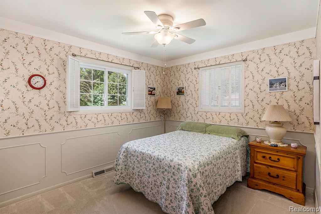 311 Reitman Court Rochester Hills, MI 48307 - Photo 12 of 32