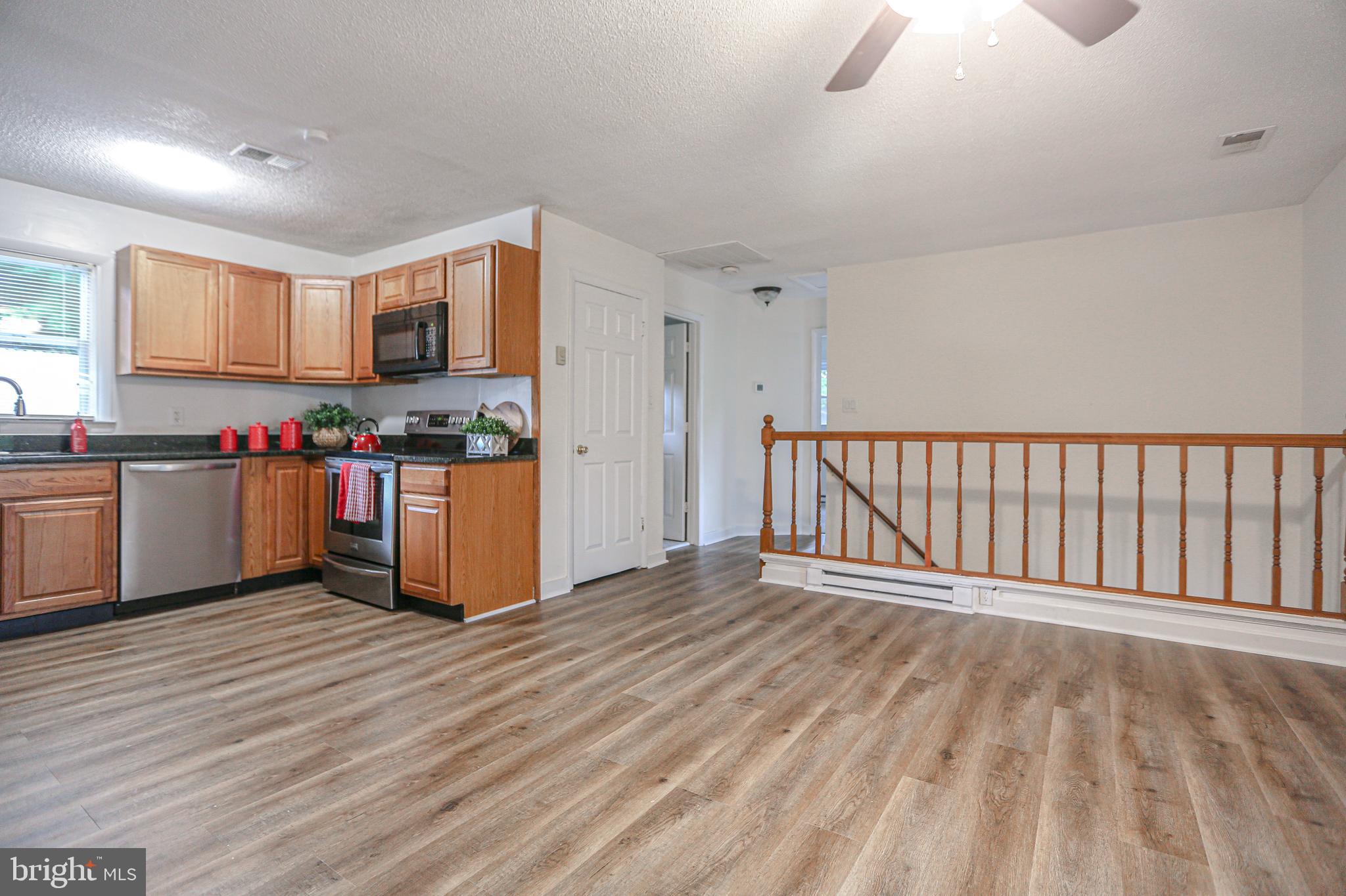 19131 Windsor Road Triangle, VA 22172 - Photo 16 of 47 Gallery Image 16