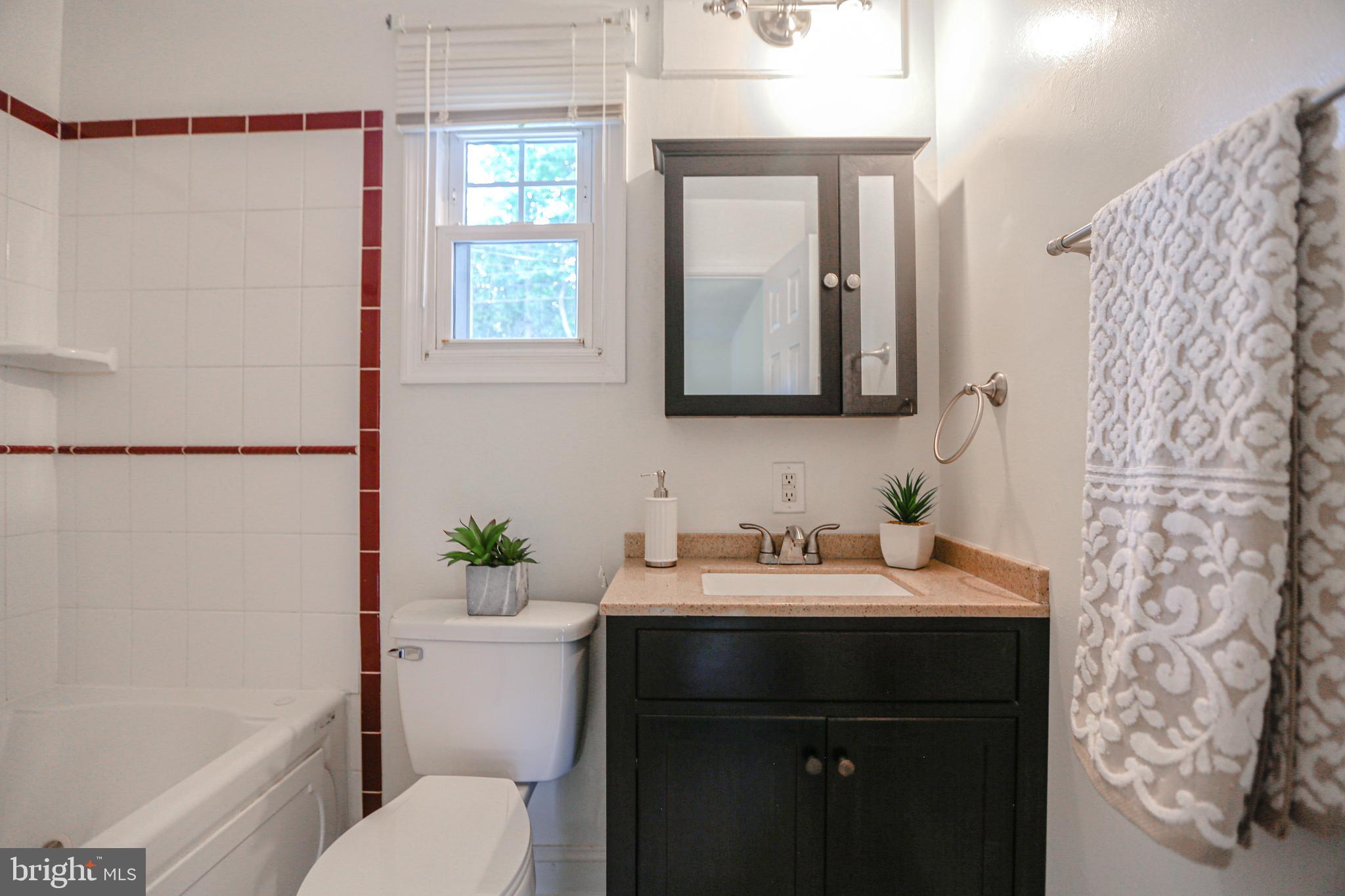 19131 Windsor Road Triangle, VA 22172 - Photo 19 of 47 Gallery Image 19