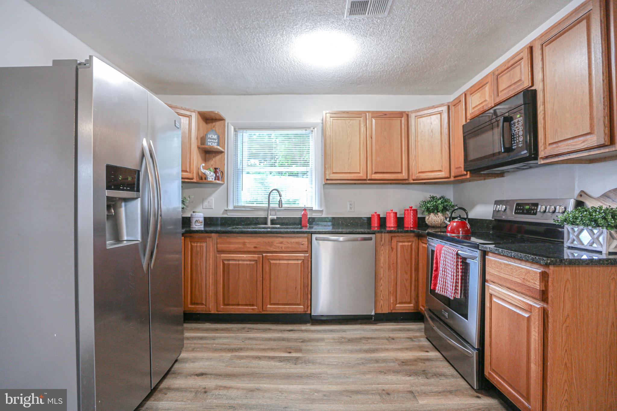 19131 Windsor Road Triangle, VA 22172 - Photo 6 of 47 Gallery Image 6