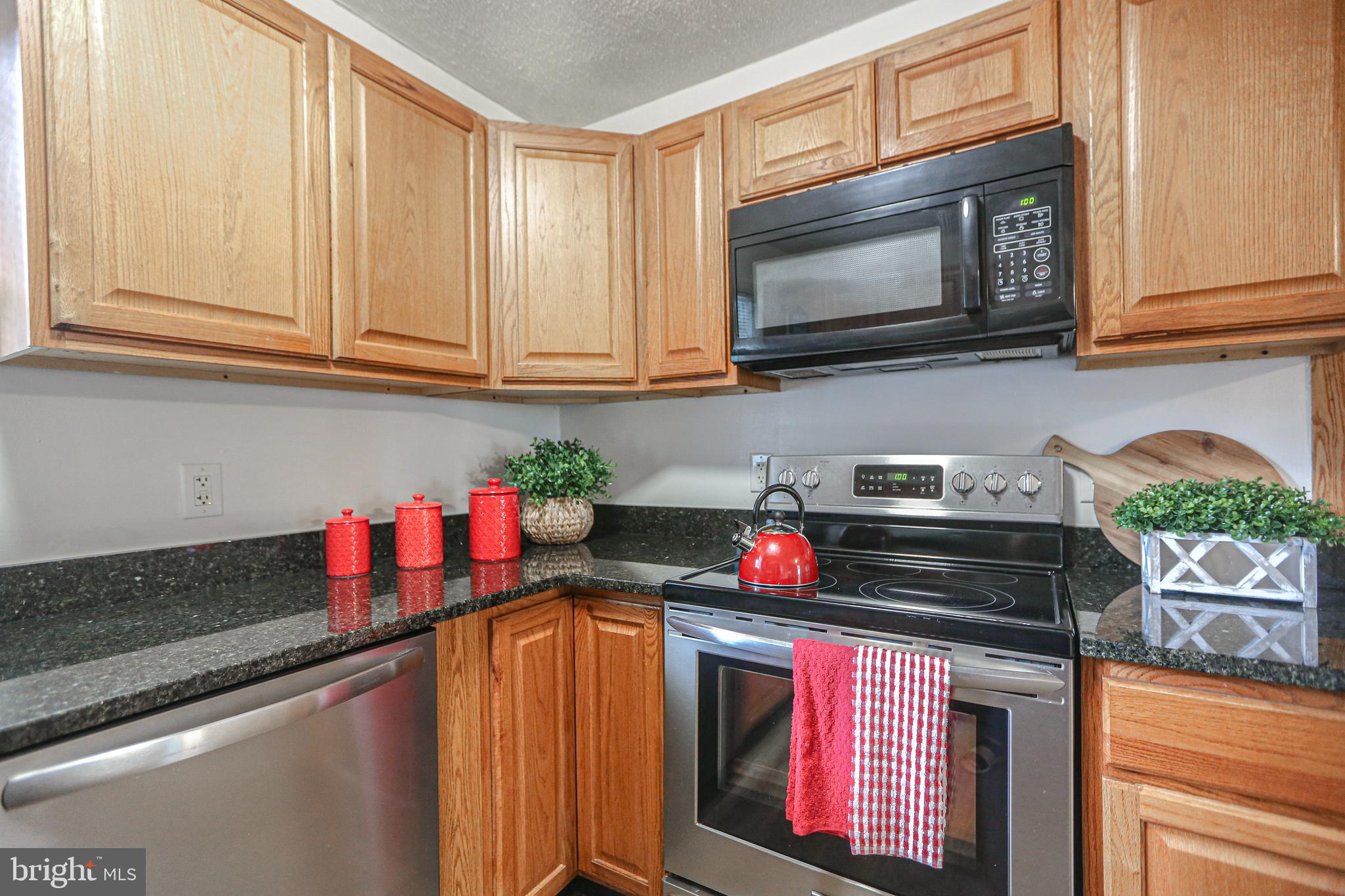 19131 Windsor Road Triangle, VA 22172 - Photo 7 of 47 Gallery Image 7