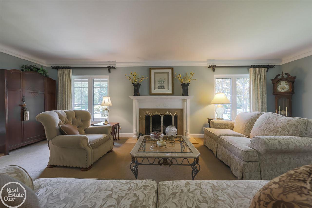652 Middlesex Road Grosse Pointe, MI 48230 - Photo 7 of 75 50010366-6.JPG