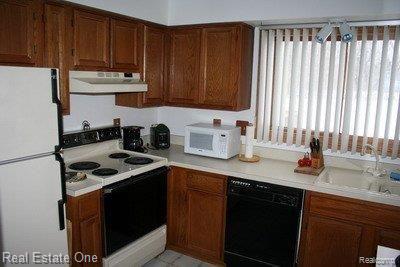 2407 Rochelle Park Drive, Unit 148 Rochester, MI 48309 - Photo 3 of 8 29024339_2