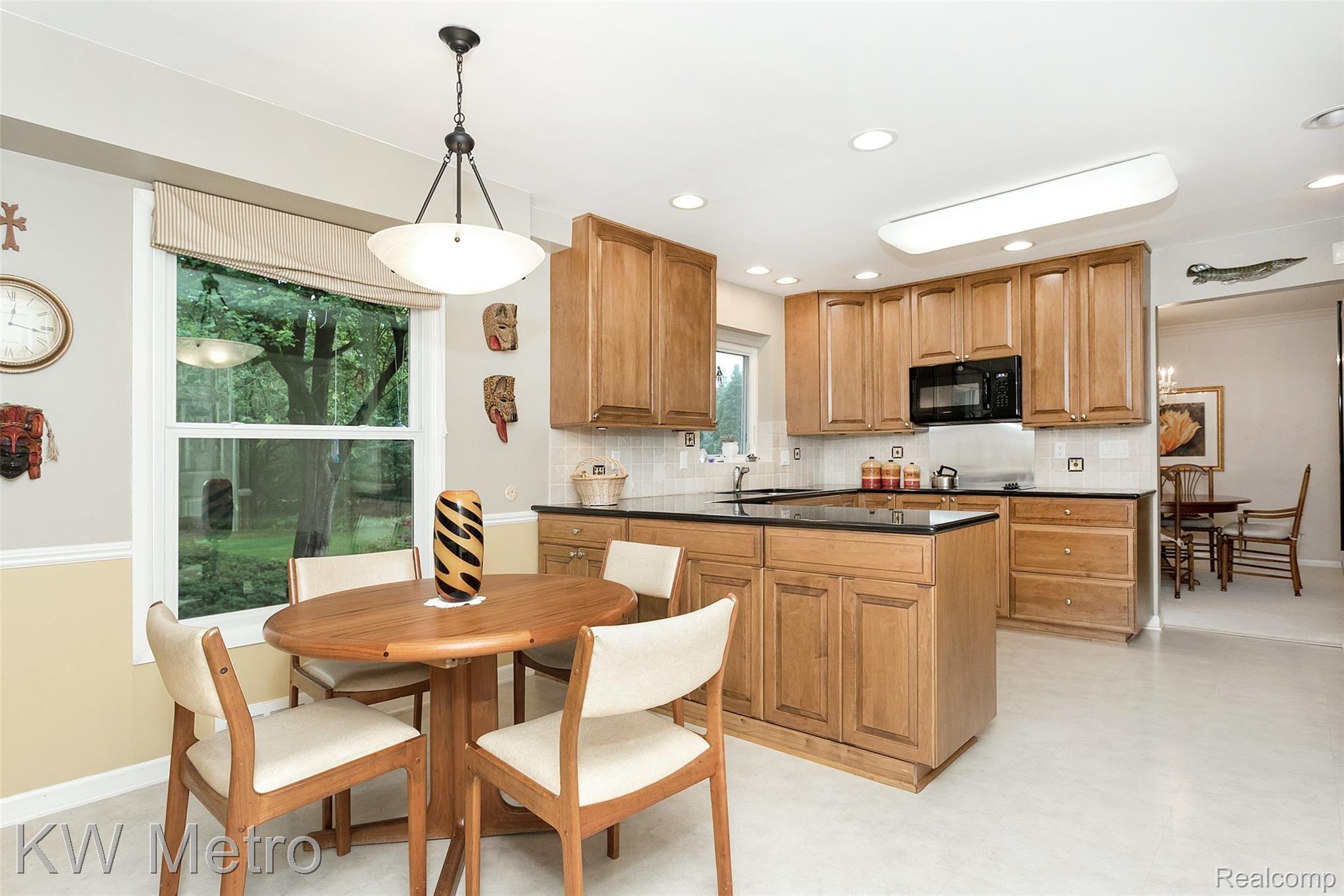 31338 Old Cannon Road Franklin, MI 48025 - Photo 8 of 40 Old Cannon-13.jpg