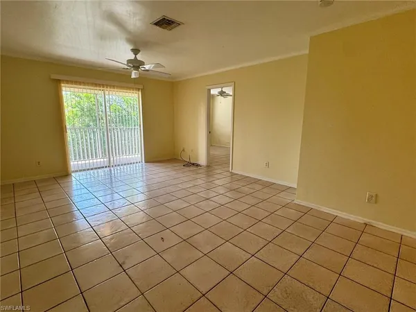 $1,600 | 2153 Sunshine Boulevard, Unit 4, Naples, FL 34116