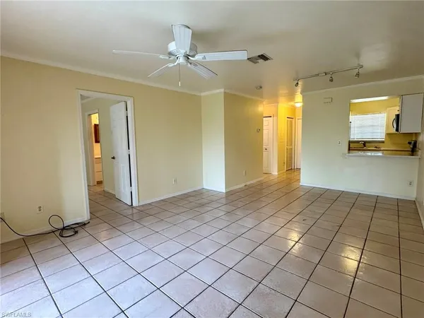 $1,600 | 2153 Sunshine Boulevard, Unit 4, Naples, FL 34116