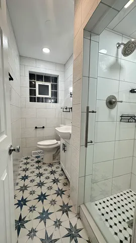 $2,200 | 5715 North Spaulding Avenue, Unit 1, Chicago, IL 60659