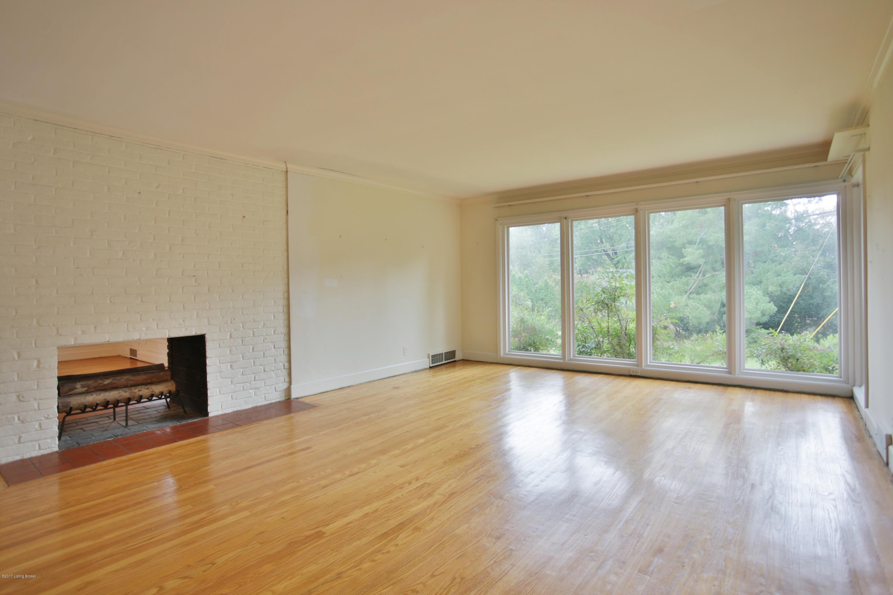 214 Travois Road Louisville, KY 40207 - Photo 4 of 25 Living room