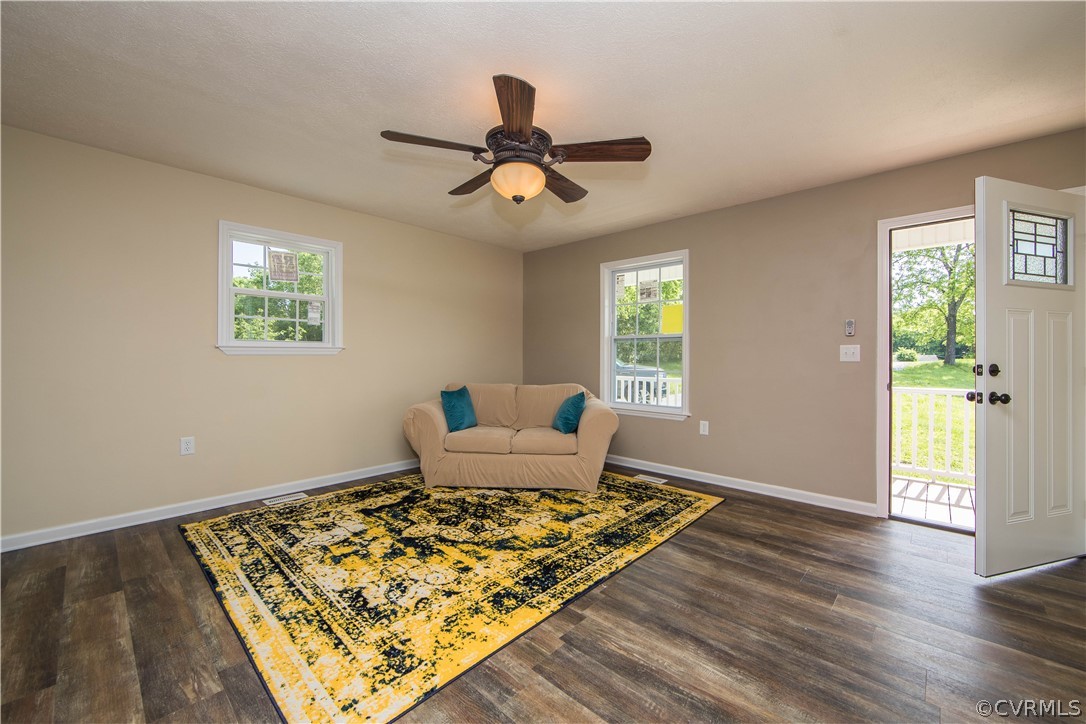 256 Sherwood Road Cartersville, VA 23027 - Photo 4 of 34 Gallery Image 4