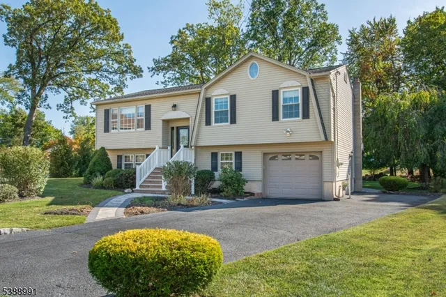 $779,000 | 9 Dixon Place, East Hanover, NJ 07936