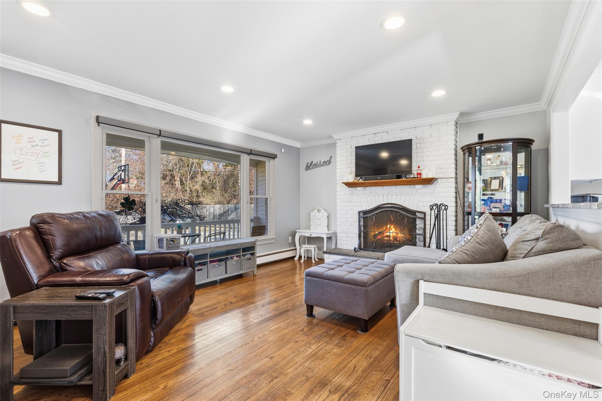 39 Benjamin Road Mahopac, NY 10541 - Photo 4 of 39 Living Rm w/Fireplace, Large Picture Window