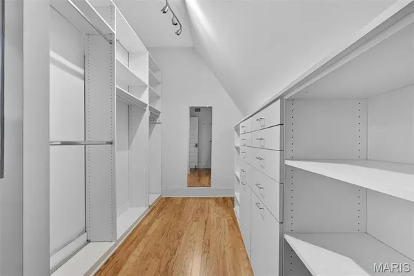 $549,000 | 47 Maryland Plaza, Unit 47C, St. Louis, MO 63108