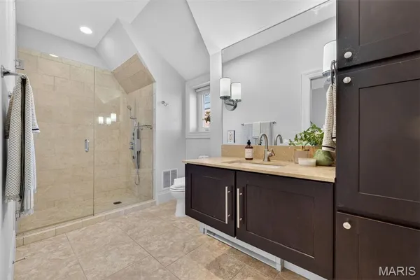 $549,000 | 47 Maryland Plaza, Unit 47C, St. Louis, MO 63108