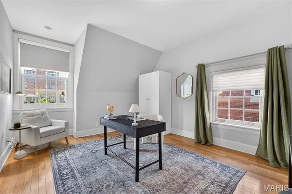 $549,000 | 47 Maryland Plaza, Unit 47C, St. Louis, MO 63108