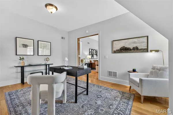 $549,000 | 47 Maryland Plaza, Unit 47C, St. Louis, MO 63108