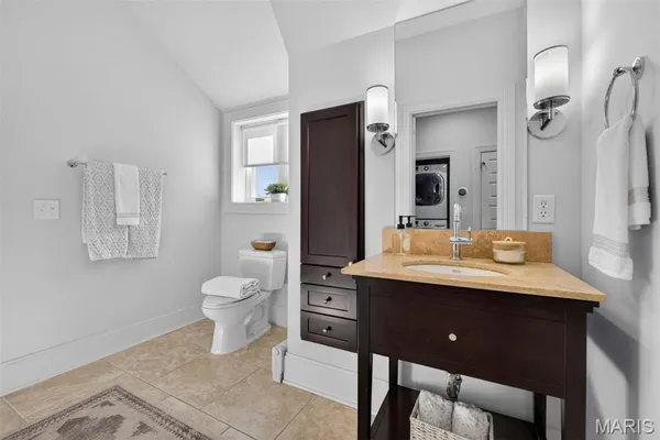 $549,000 | 47 Maryland Plaza, Unit 47C, St. Louis, MO 63108