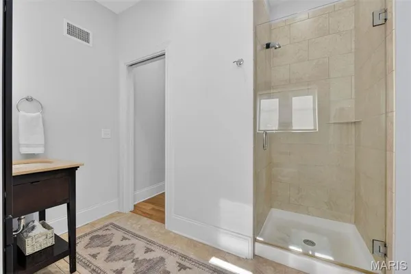 $549,000 | 47 Maryland Plaza, Unit 47C, St. Louis, MO 63108