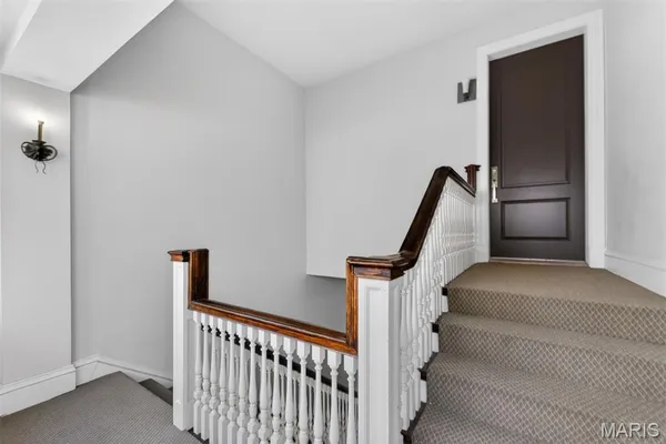 $549,000 | 47 Maryland Plaza, Unit 47C, St. Louis, MO 63108