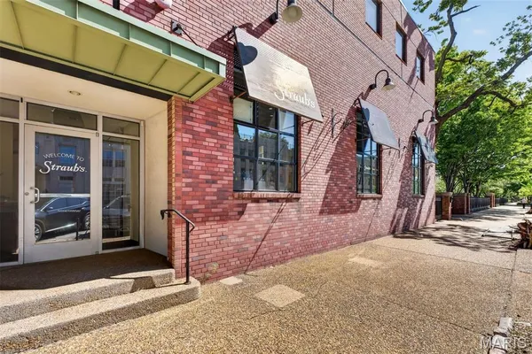 $549,000 | 47 Maryland Plaza, Unit 47C, St. Louis, MO 63108