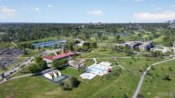 $549,000 | 47 Maryland Plaza, Unit 47C, St. Louis, MO 63108