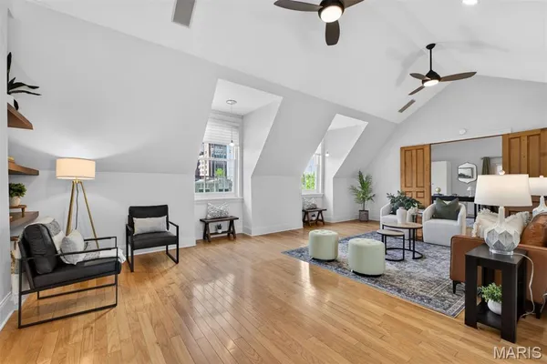 $549,000 | 47 Maryland Plaza, Unit 47C, St. Louis, MO 63108