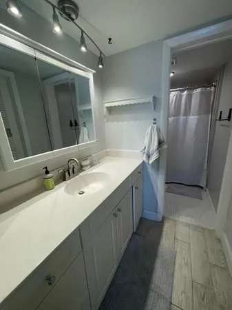 $3,000 | 410 Wilma Circle, Unit 103, Riviera Beach, FL 33404