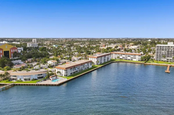 $3,000 | 410 Wilma Circle, Unit 103, Riviera Beach, FL 33404