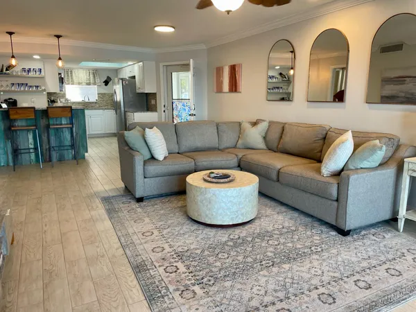 $3,000 | 410 Wilma Circle, Unit 103, Riviera Beach, FL 33404