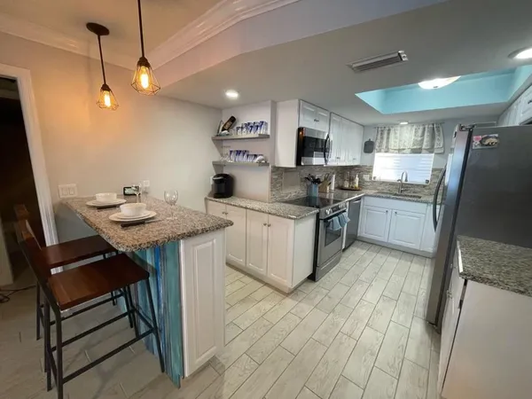 $3,000 | 410 Wilma Circle, Unit 103, Riviera Beach, FL 33404