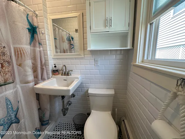 $2,895 | 58 5th Street, Unit F, Highlands, NJ 07732