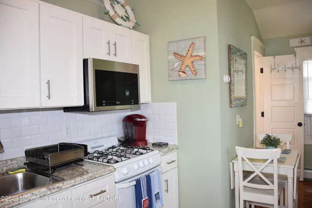 $2,895 | 58 5th Street, Unit F, Highlands, NJ 07732