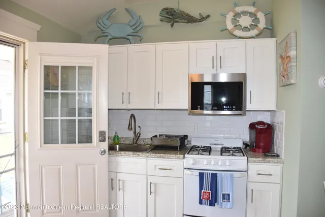 $2,895 | 58 5th Street, Unit F, Highlands, NJ 07732