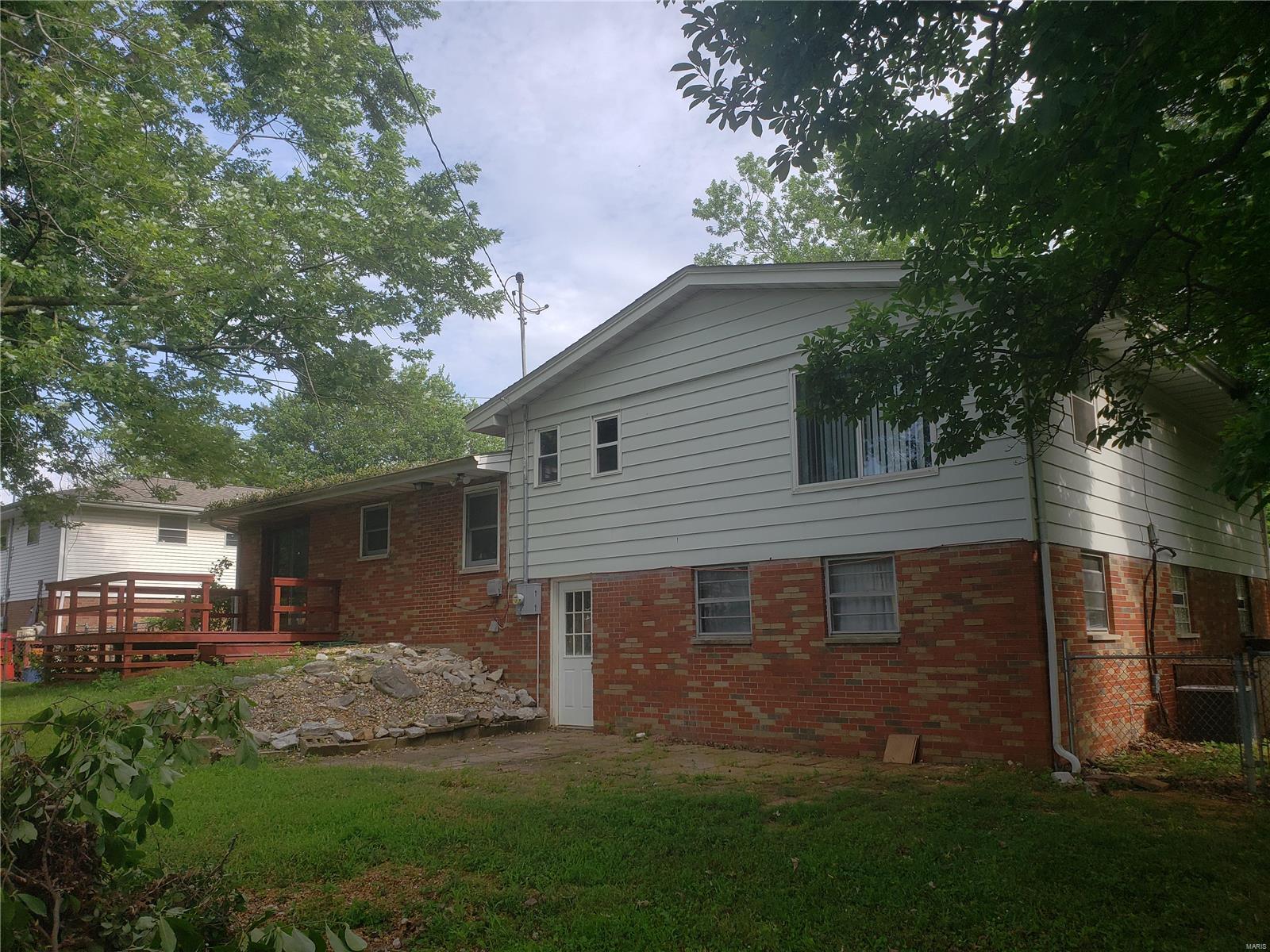 216 Pleasant Ridge Road Fairview Heights, IL 62208 - Photo 3 of 20 Gallery Image 3