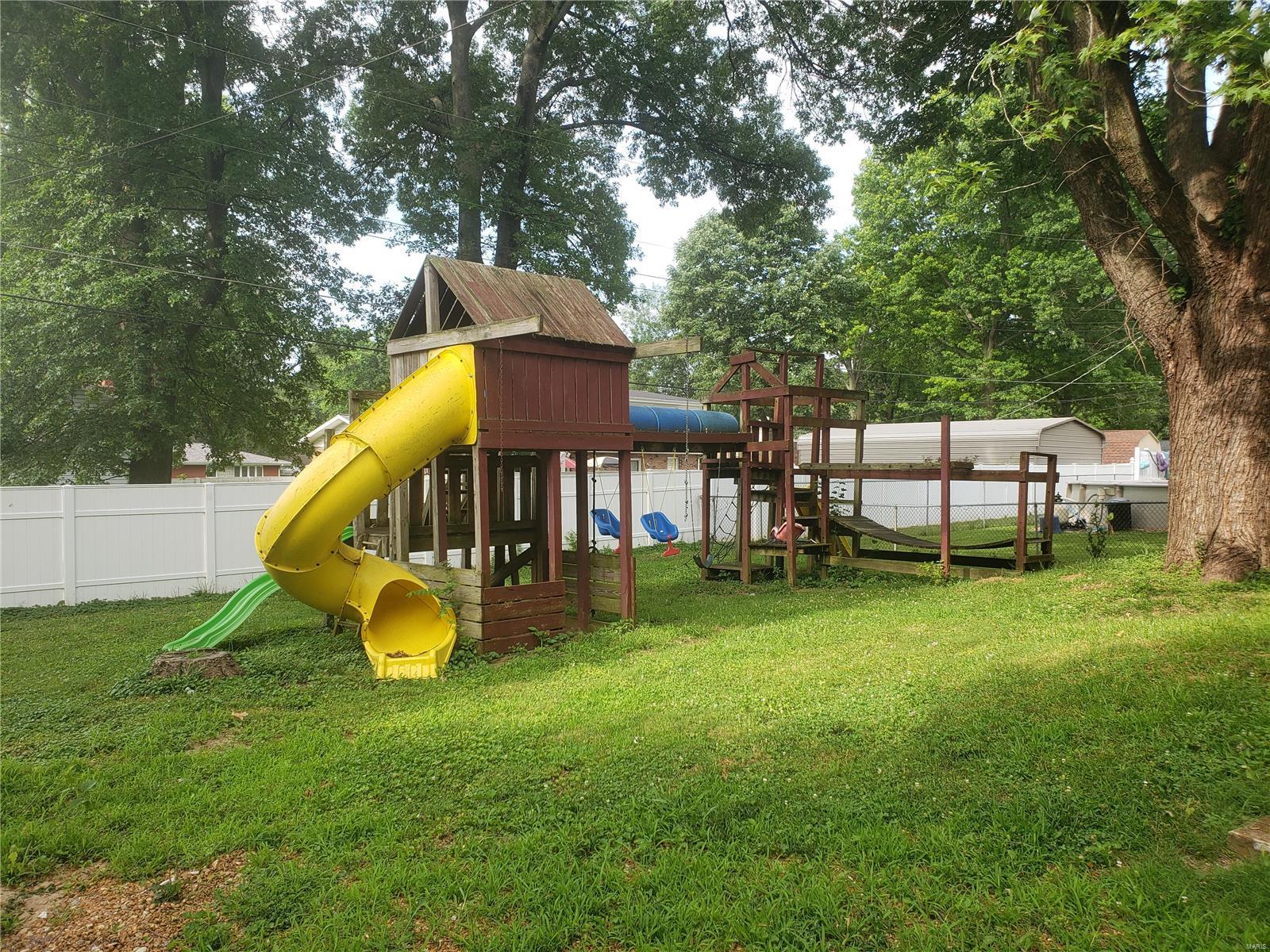 216 Pleasant Ridge Road Fairview Heights, IL 62208 - Photo 4 of 20 Gallery Image 4